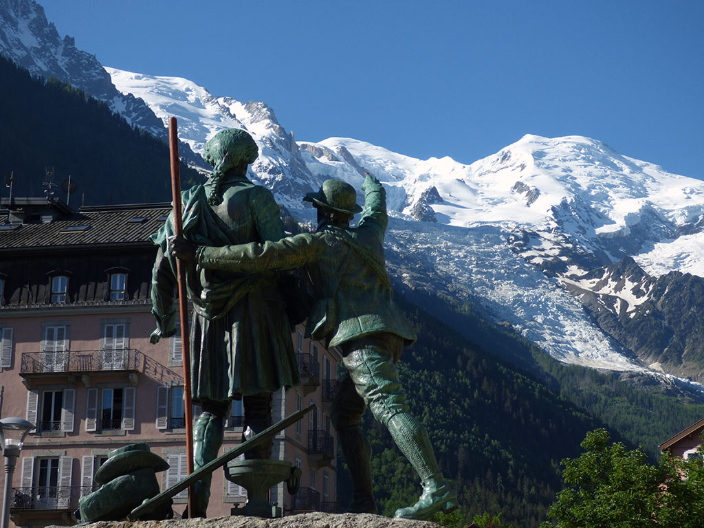 Statue de Balmat et De Saussure à Chamonix, copyright Bertille Favre
