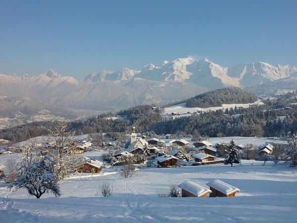 La célébration des fêtes magnifiées par les flocons de neige La célébration des fêtes magnifiées par les flocons de neige