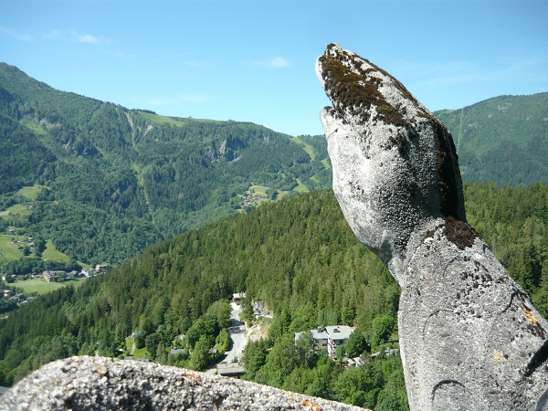 musée Montagnard, statuaire en herbe musée Montagnard, statuaire en herbe