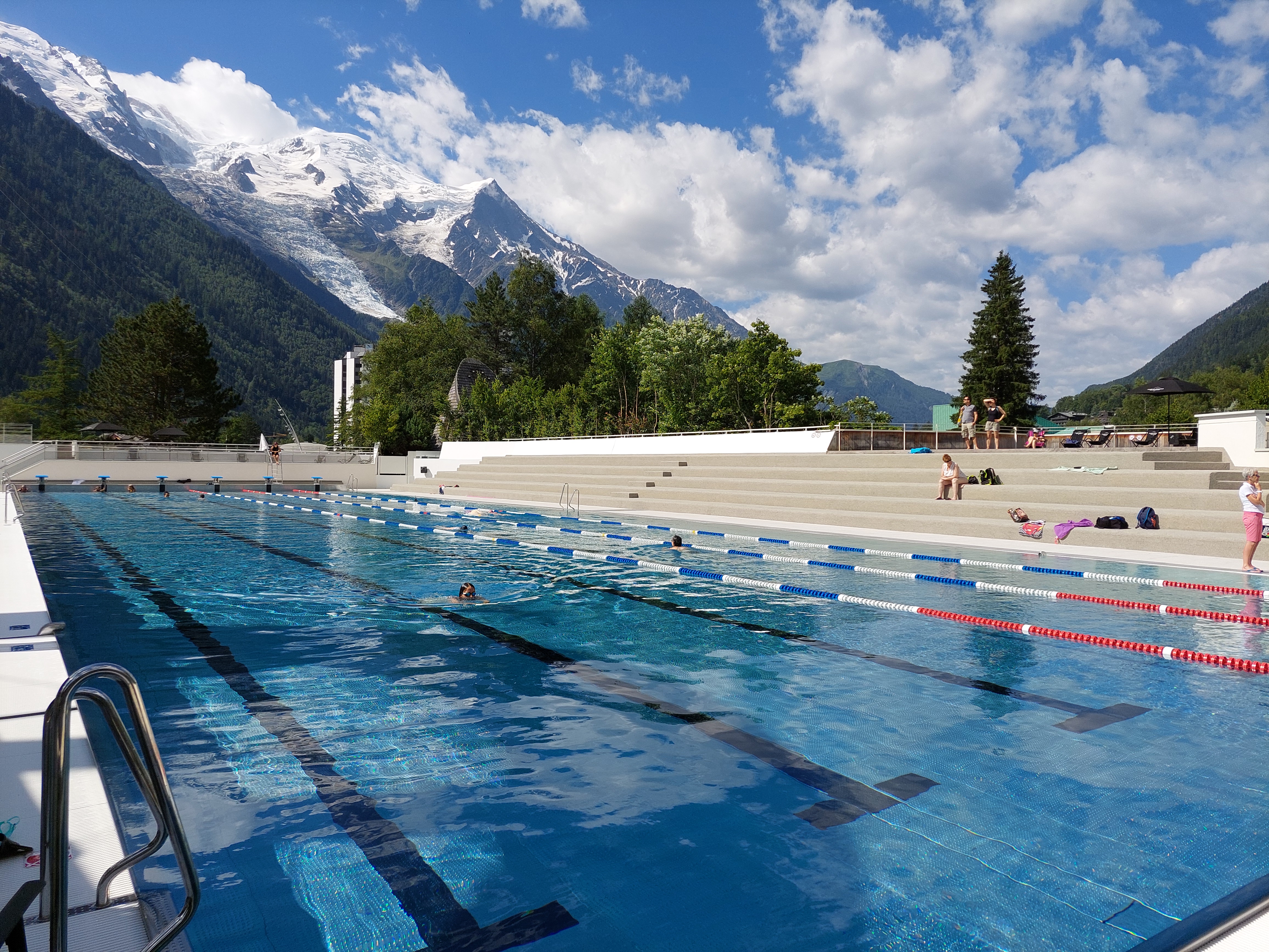 photo piscine exterieure